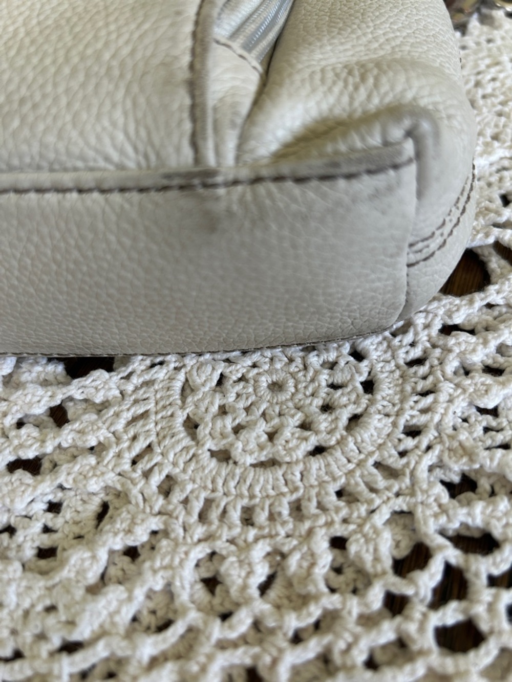 Clarks Light Gray Pebbled Leather Crossbody Bag - Picture 7 of 12